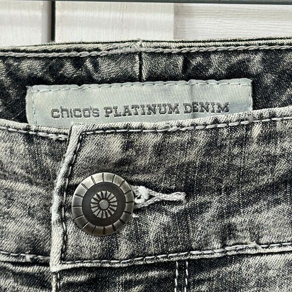 Chico’s Bootcut Jeans Size 0.5 (6) Ultimate Fit Barely Flare Denim - Picture 6 of 16